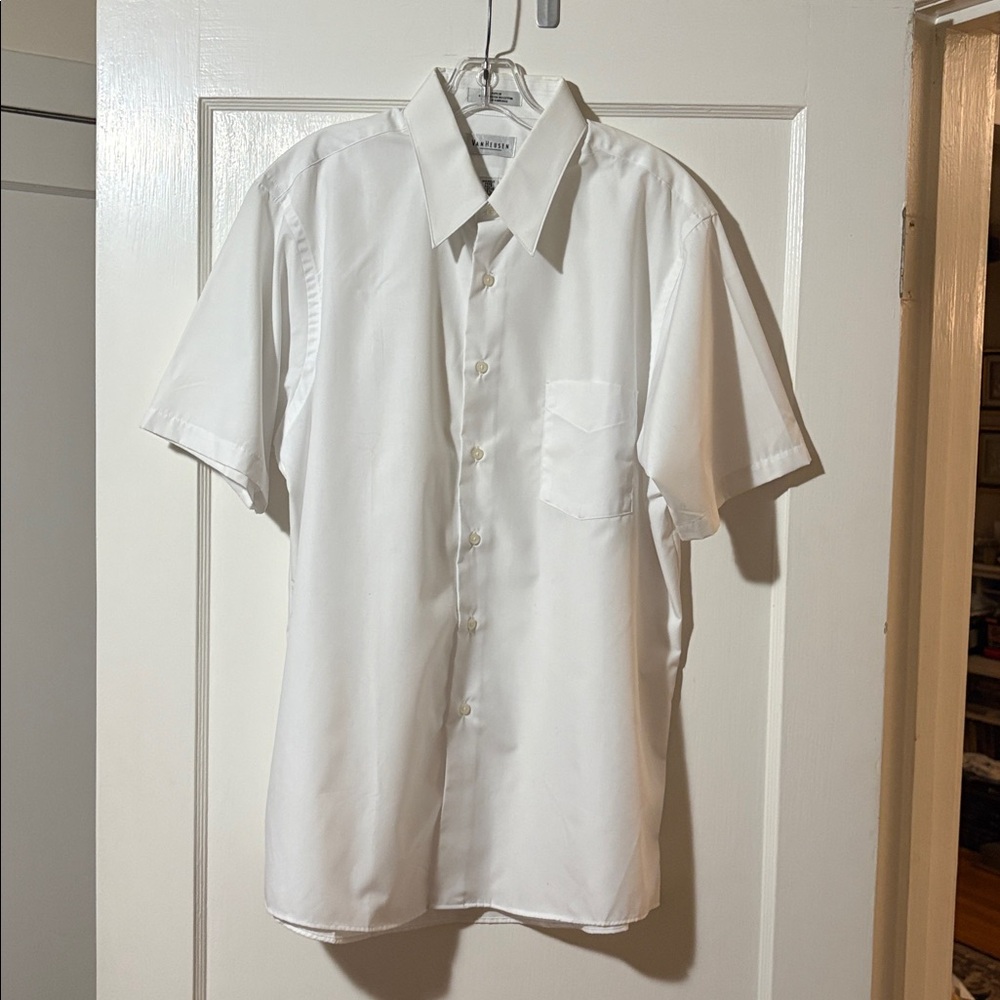 Van Heusen Men’s Large Dress Shirt Short Sleeved Classic White Pointed Collar